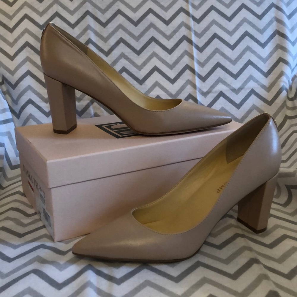 IvankaTrump nude leather pumps